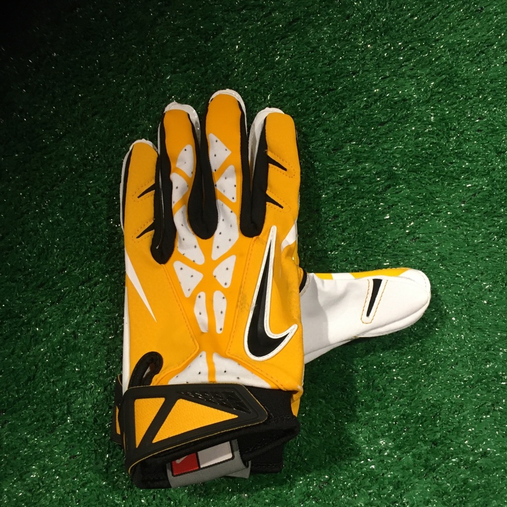 NEW WITH DEFECTS VAPOR JET 2.0 WR GLOVES MEDIUM